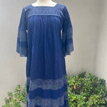 Vintage boho Mexican cotton pin tuck dress lace dark blue bell sleeves sz S/M 