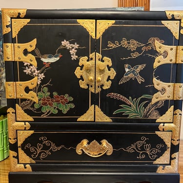 Incredible vintage Asian motif jewelry box 