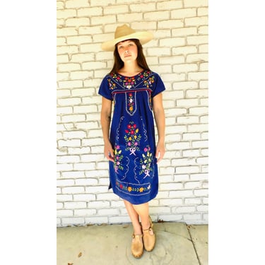 Mexican Dress // vintage sun Mexican hand embroidered floral 70s boho hippie cotton hippy Oaxacan navy blue midi maxi // S Small 