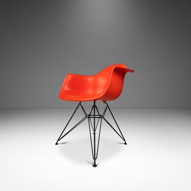 Mid-Century Modern DAR Eiffel Base Lounge Chair by Charles & Ray Eames for Herman Miller, USA, c. 2000's 