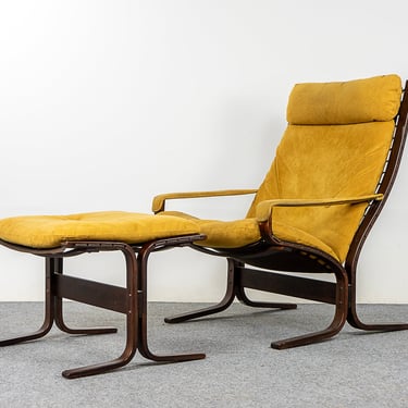 Siesta Lounge Chair + Footstool by Ingmar Relling - (323-032.1) 