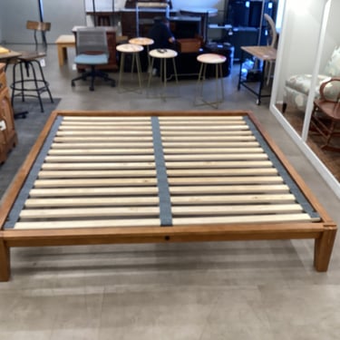 King Platform Bed (B042)