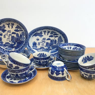 STUNNING Blue Willow Luncheon Set, House of Blue Willow Japanese Willowware Bowls Plates Teacups Saucers, Vintage Blue & White Chinoiserie 