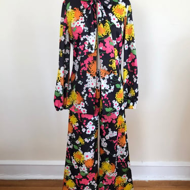 Bright, Multicolored Floral Print Matching Suit - Blouse and Pants - 1970s 