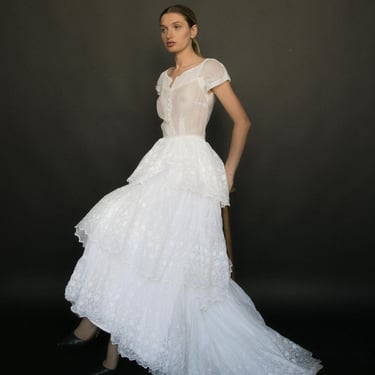 3449d / 1930s/40s white organdy embroidered eyelet lace gown 