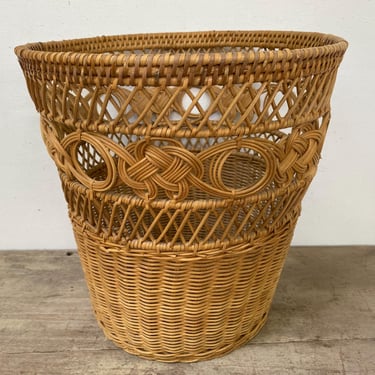 Mid Century Wicker Rattan Waste Basket, Boho Bathroom, Bedroom Trash Basket, Woven Wicker 