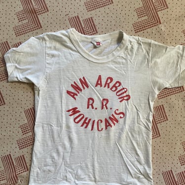 Vintage 1950s Mohicans Logo Graphic T-Shirt Tee Shirt Hanes 