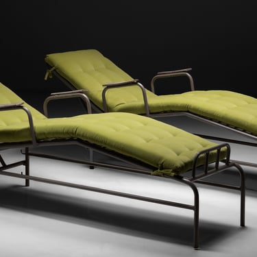 Modernist Chaise Lounge