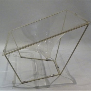 “Contour” Modern Transparent Acrylic Lounge Chair by David Colwell, 1968