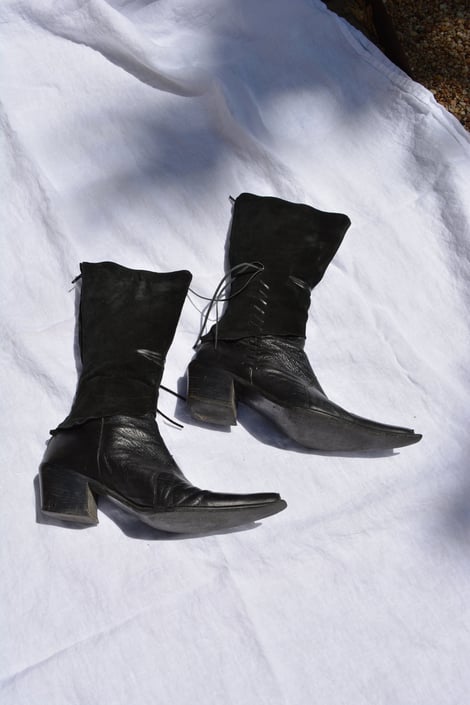 Vintage cowboy boots / edgy cowboy boots / grunge cowboy boots / vintage black cowboy boots / unique cowboy boots / womens cowboy boot / 9 