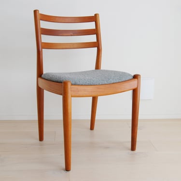 Set of 8 Danish Modern Glostrup Teak Dining Chairs Made in Denmark 