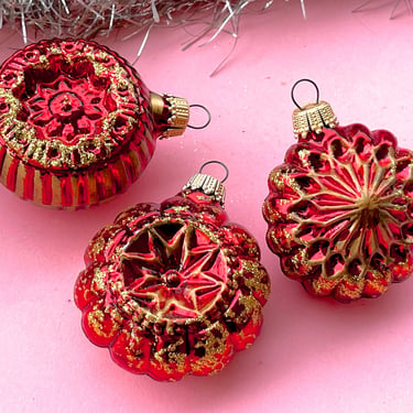 VINTAGE: 3pcs - European Hand Blown Glass Ornaments - Glittered Ornament - Christmas 