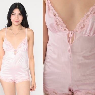 Baby Pink Lingerie Romper 70s Teddy Bodysuit Lace Trim Teddie Keyhole Cutout Step In Chemise One Piece Shorts Vintage 1970s Extra Small xs 