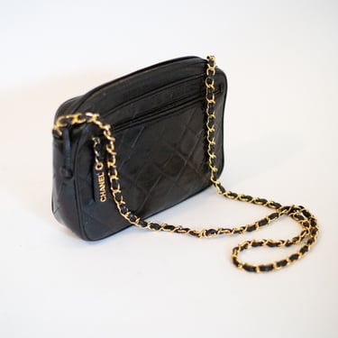 Vintage CHANEL 1996 Black Leather Quilted Camera Bag with Gold Chain Strap CC Logo Zipper Monogram 90s 1997 Crossbody 