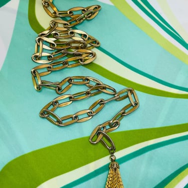 Gold Chain with Teardrop Pendant Belt