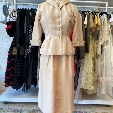 Vintage 1950s beige silk 2 piece suit, dress and jacket, fitted hourglass blazer 