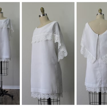 Vintage 1960s feminine victorian style White Fine Irish Linen Babydoll mini Dress shawl collar  / Pixie of California  / US 2 4 6 xs s 