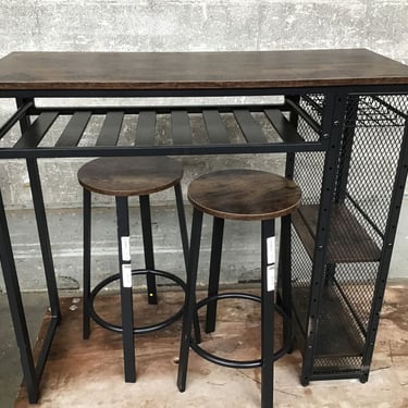 Faux Wood Bartop w/ Stools (Seattle)