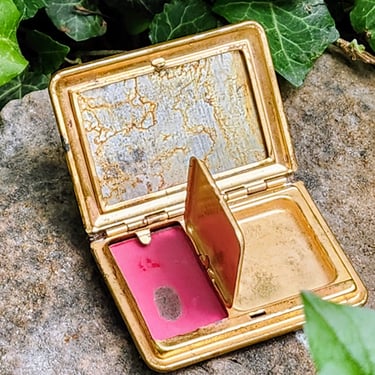 Art Deco Blush Compact~1930s Make up Case 