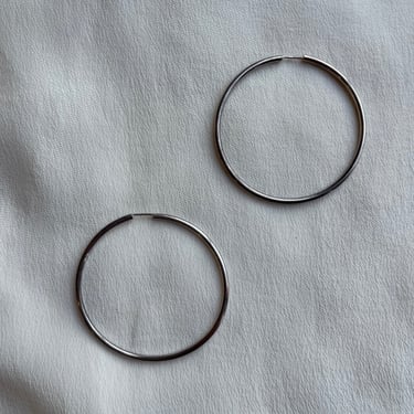 large thin silver hoops E170