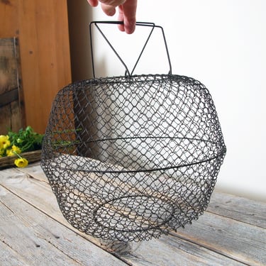 Wire mesh collapsible basket / vintage wire folding basket / egg gathering basket / rustic farmhouse / hanging storage basket / metal basket 