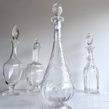 Antique Decanter Victorian Crystal Etched Glass Floral Decanter Cut Glass Basal Flutes Vintage Barware Liquor Bottle 