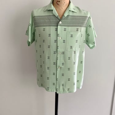 1950s Silver Wings washable textured rayon geometric pattern mint green mens shirt. M 