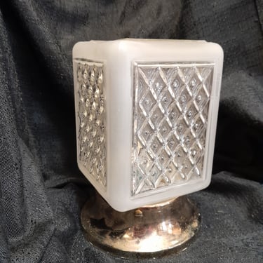MCM Frosted Cube with Diamond Pattern Light
