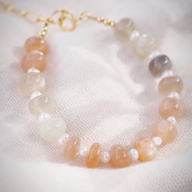 Moonstone and Pearl Ombre Gemstone Bracelet - Leonani 