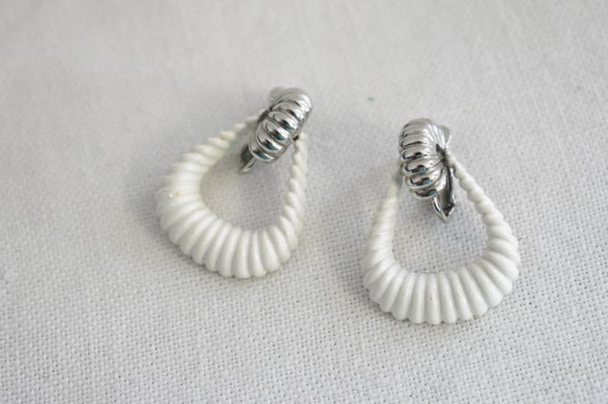 Vintage White and Silver Metal Clip Earrings 