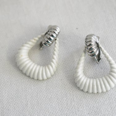Vintage White and Silver Metal Clip Earrings 