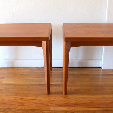 Mid Century Modern Danish Pair of Side End Tables by Henning Kjærnulf