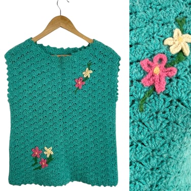 1970s turquoise pullover vest with flowers - hand crochet - size medium 