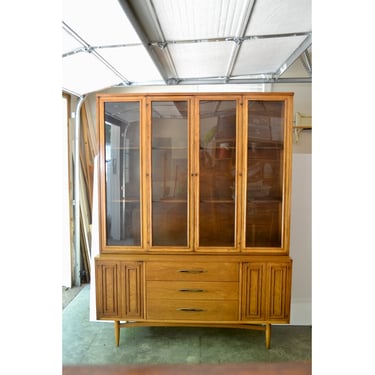 Mid Century Broyhill Sculptra two piece china cabinet 