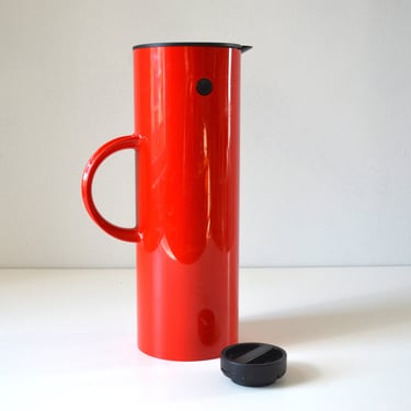 Vintage Red EM77 Vacuum Jug Designed by  Erik Magnussen for Stelton, Denmark 