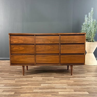 Mid-Century Modern 9-Drawer Walnut Dresser, c.1960’s 