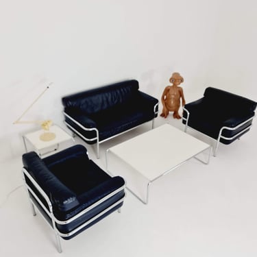 Bauhaus -Style of Cassia LC2 style, 1980s set sofas. 