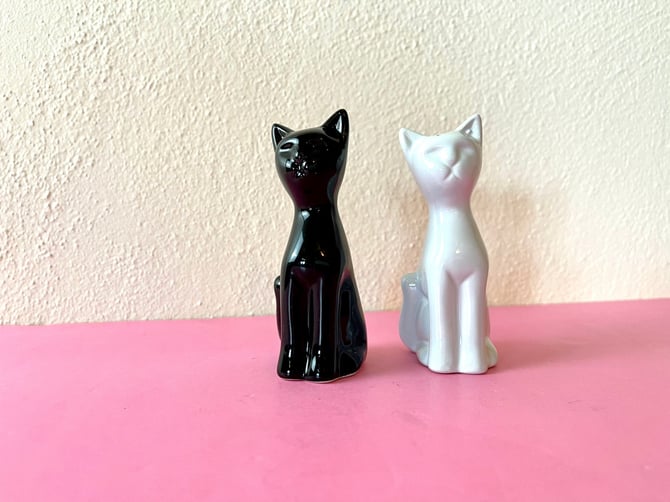 Vintage Ceramic Siamese Cat Salt + Pepper Shakers 