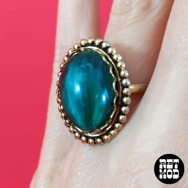 Boho Vintage 70s Gold Cocktail Ring with Green Malachite Vibe Stone 