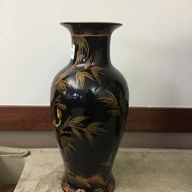 Lacquered Chinoiserie Vase (Seattle)