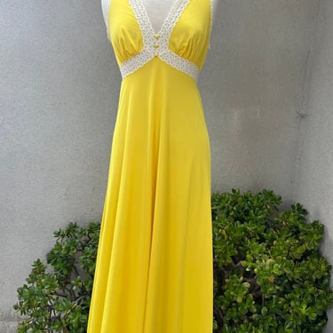 Vintage long yellow nightgown nylon Sz 32 Vanity Fair 