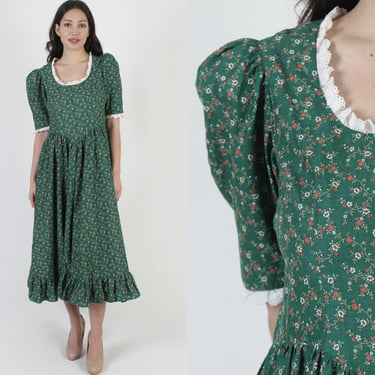 Old Fashioned Womens Cotton Chore Dress, Country Western Style Long Green Calico Print, Vintage 70s Full Sweeping Tiered Skirt 