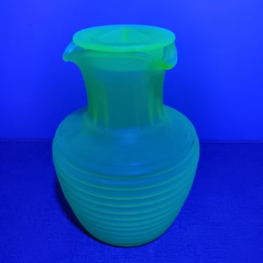 Uranium Glass Frigidaire Iced Tea Pitcher | Vintage from the 1930s 