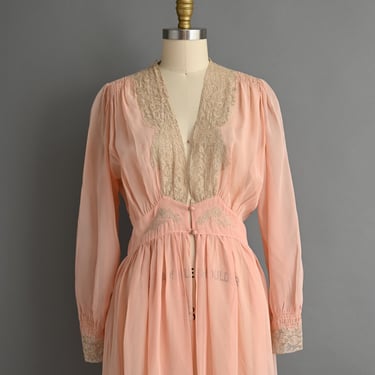 Vintage 1940s Lingerie Dressing Robe | Saks Fifth Ave Fluttery Peach Pink Chiffon Dressing Robe | Medium Large 