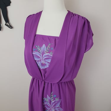 Vintage 1970's Purple Floral Dress / 70s Poly Day Dress S 