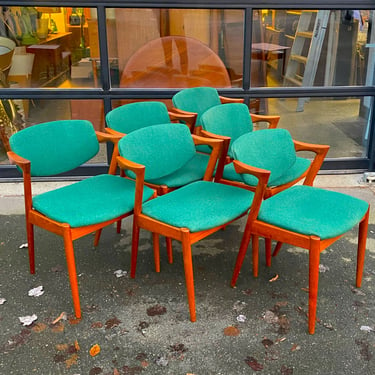 QUICK FLIP:  Set of 6 Kai Kristiansen Model 42 Teak Chairs in Green Wool
