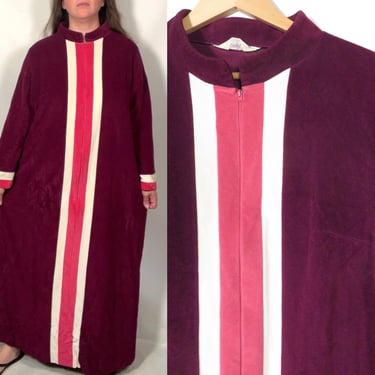 Vintage 70s Plus Size Vanity Fair Colorblock Plum And Pink Fleece Velour Zip Up Robe Made In USA Size 40 XL 