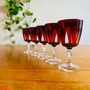 Set of Five Crystal D’Arques Gothic Arches Wine Glasses - Gothic Style Ruby Red Crystsl Retro Glassware Set 