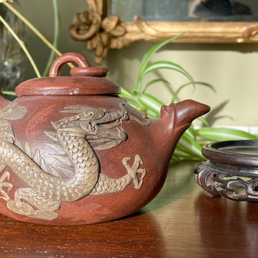 chinese clay dragon teapot 