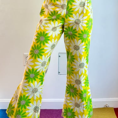 70’s DonnKenny Yellow and Green Daisy Floral Bell Bottoms Kick Pleat Cropped